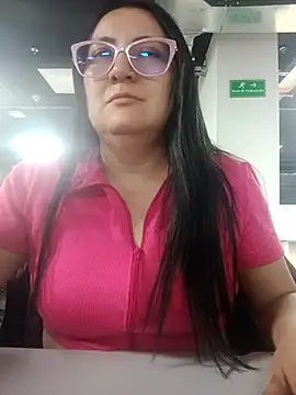 Snapshot of Romina693 chatting on October 11, 6:40 am Romina693 online show from October 11, 6:40 am