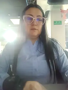 Snapshot of Romina693 chatting on October 16, 6:16 am Romina693 online show from October 16, 6:16 am