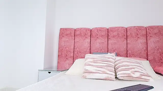 emmacurvy online show from November 13, 3:05 am