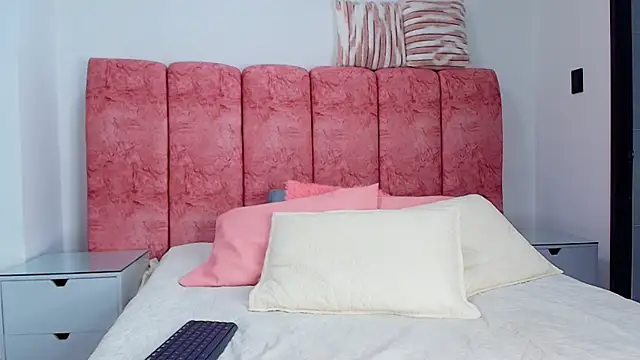 emmacurvy online show from November 15, 3:07 am