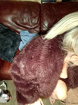 Bouncy-Bella28X online show from March 16, 5:44 am