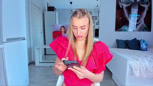 Snapshot of MashaFromRussia__ chatting on October 19, 8:49 am MashaFromRussia online show from October 19, 8:49 am