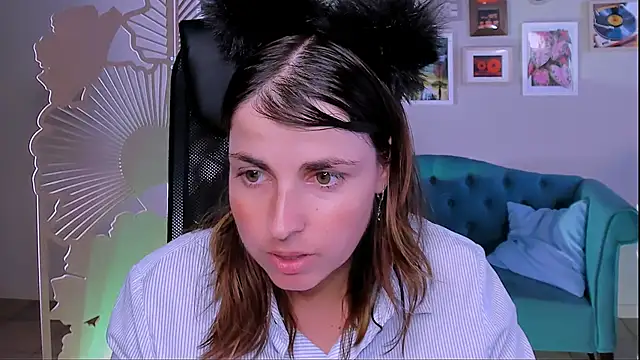 Snapshot of MartaEdams chatting on September 9, 1:33 pm MartaEdams online show from September 9, 1:33 pm