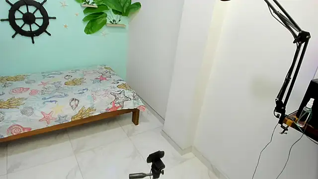 eladyrous98 online show from February 2, 1:32 pm