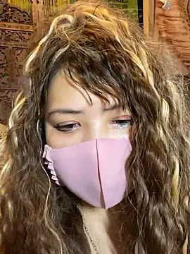 Snapshot of xoxLILxMELOxox chatting on October 11, 4:31 pm xoxLILxMELOxox online show from October 11, 4:31 pm