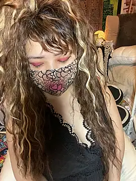 Snapshot of xoxLILxMELOxox chatting on October 6, 4:12 pm xoxLILxMELOxox online show from October 6, 4:12 pm