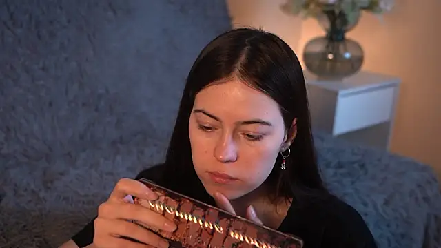 ywixos online show from December 16, 2:56 pm