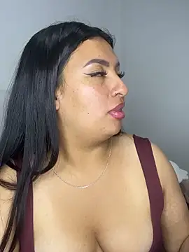 Issa Santana online show from March 6, 8:15 pm