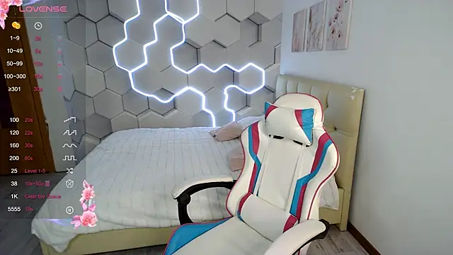 aliicemeow online show from December 4, 8:38 am