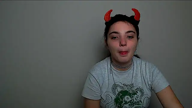 Snapshot of Sun_Shine__ chatting on October 10, 9:09 pm Sun Shine online show from October 10, 9:09 pm