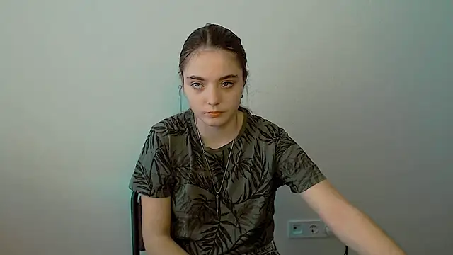 Snapshot of Sun_Shine__ chatting on September 22, 5:39 am Sun Shine online show from September 22, 5:39 am
