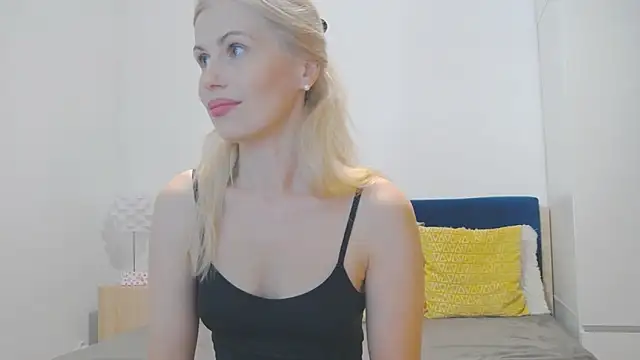 Snapshot of Lika_Soul chatting on September 22, 4:49 pm Lika Soul online show from September 22, 4:49 pm