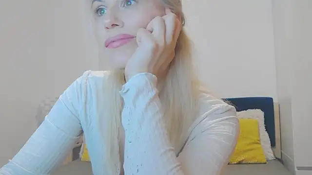 Snapshot of Lika_Soul chatting on September 28, 4:12 pm Lika Soul online show from September 28, 4:12 pm