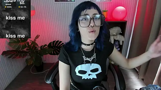 Snapshot of kattusauruss chatting on September 9, 1:44 pm kattusauruss online show from September 9, 1:44 pm