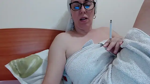 jollene online show from April 20, 1:25 pm