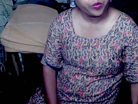 Snapshot of LushVamp chatting on October 18, 3:37 pm LushVamp online show from October 18, 3:37 pm