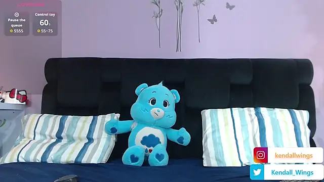 Snapshot of KendallWings chatting on September 17, 9:02 pm KendallWings online show from September 17, 9:02 pm