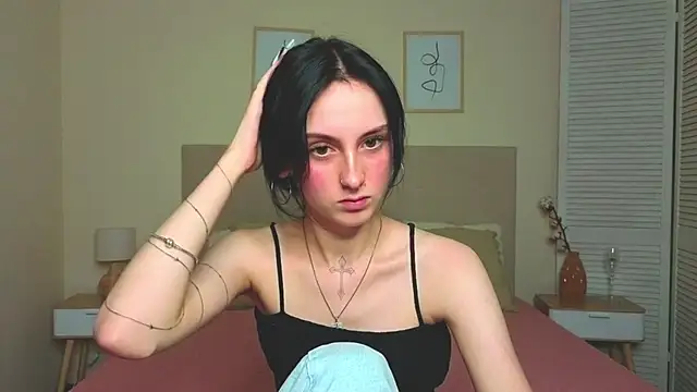 Snapshot of Little_moly999 chatting on October 11, 9:17 pm Little moly999 online show from October 11, 9:17 pm