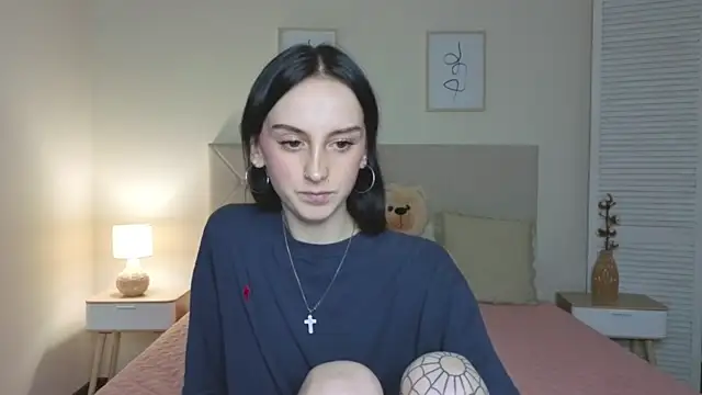 Snapshot of Little_moly999 chatting on September 13, 8:50 pm Little moly999 online show from September 13, 8:50 pm