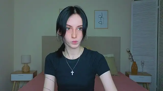Snapshot of Little_moly999 chatting on October 19, 9:39 pm Little moly999 online show from October 19, 9:39 pm