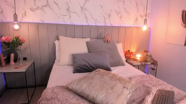 Karlla Brown online show from October 31, 1:59 pm