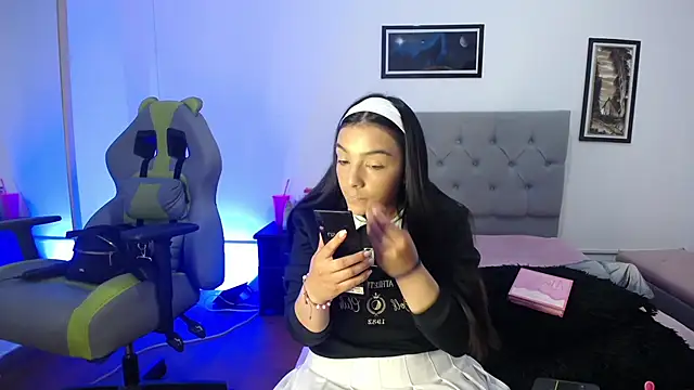 Esmeraldaa- online show from October 26, 5:03 am