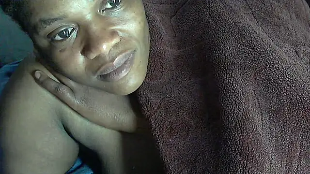 sexythae32 online show from September 23, 2:21 am