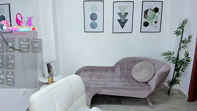 dafne hills online show from November 19, 7:14 pm