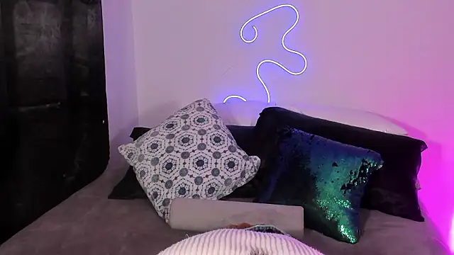 Londonttipton online show from March 5, 4:41 am