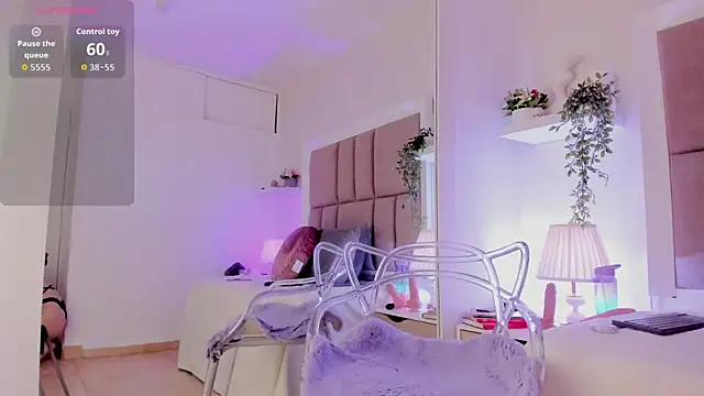 Alisson Owen online show from September 20, 4:00 am