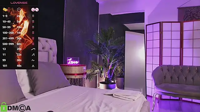 SelenaDaze online show from January 18, 5:37 am