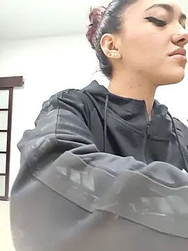 Victoria Beaumont online show from March 24, 11:26 am