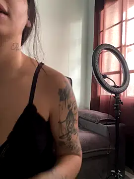 jujuarantes  2025 online show from September 17, 3:10 pm