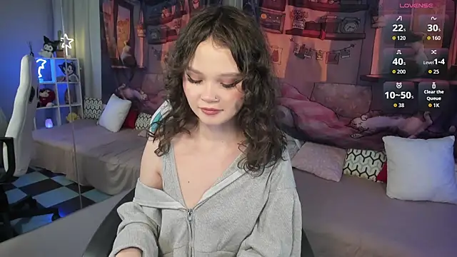 EmilyChaves online show from November 6, 4:46 pm