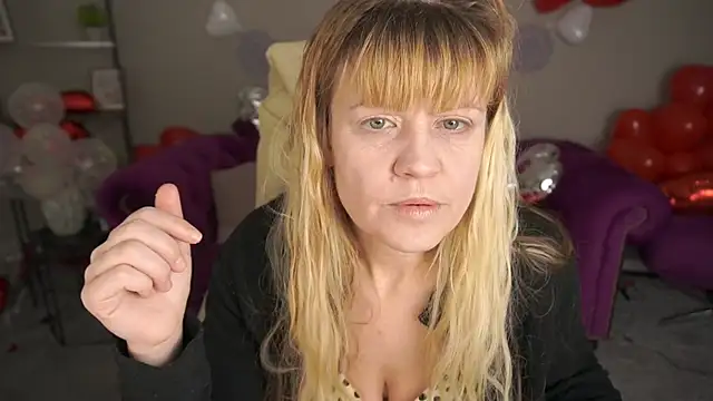 BellaLaPetit online show from February 17, 1:54 pm