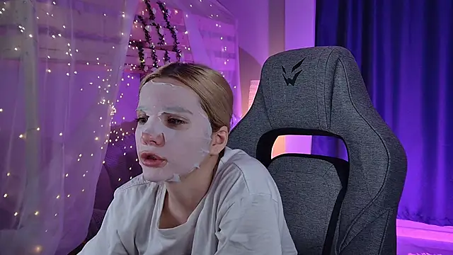 AuroraWrenfield online show from March 23, 2:18 am