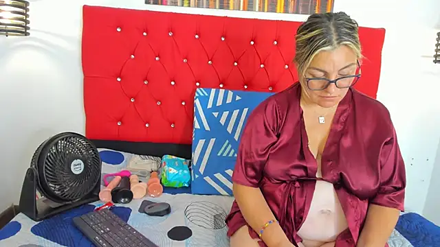 carolinacrus01 online show from October 29, 7:16 pm