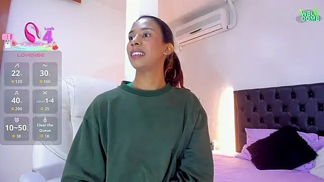 Snapshot of ivi_lopez chatting on October 6, 12:00 pm ivi lopez online show from October 6, 12:00 pm