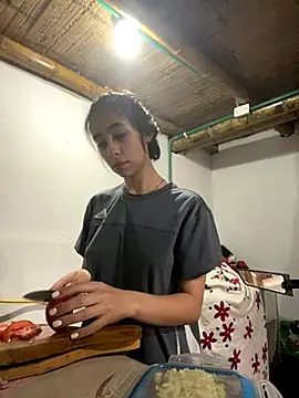 juliie star online show from October 25, 6:15 pm