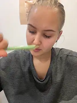 CandyVice online show from November 9, 7:43 pm