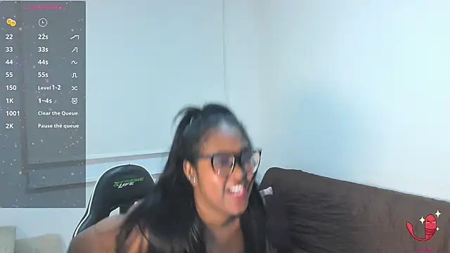 Sarah Jonnes  online show from February 19, 1:49 am