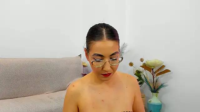 Snapshot of Kylie_Kathy chatting on September 28, 8:14 pm Kylie Kathy online show from September 28, 8:14 pm