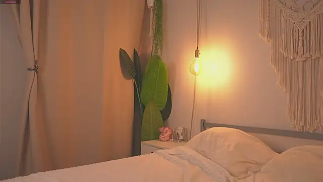 Lu  Lane online show from October 15, 8:28 am