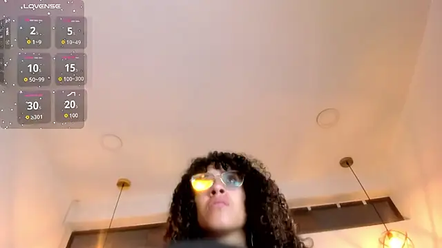 Hanna Cornee  online show from March 9, 12:19 pm