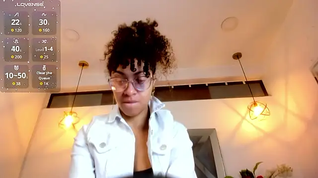 Hanna Cornee  online show from March 11, 2:20 pm