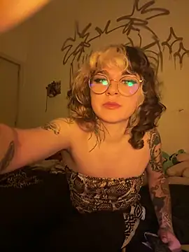 whitebunny88 online show from May 21, 12:41 am