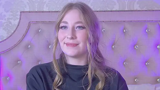 Snapshot of MiaEuphoria_ chatting on September 30, 10:21 am MiaEuphoria online show from September 30, 10:21 am