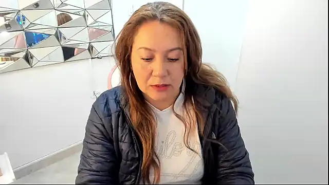 camixxx m online show from January 13, 1:48 pm