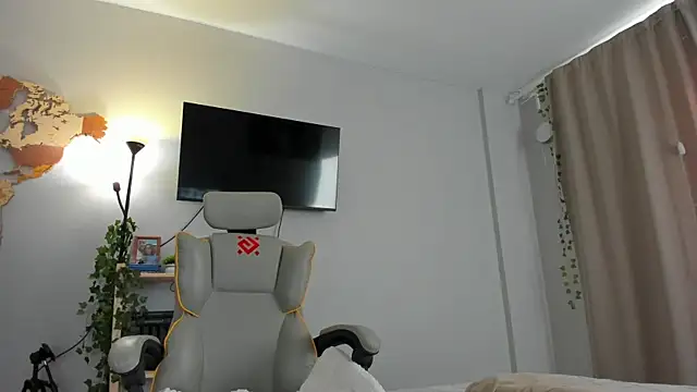 wwow meow online show from April 4, 10:36 am