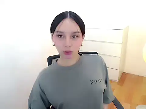 holly tabby online show from September 14, 8:51 pm